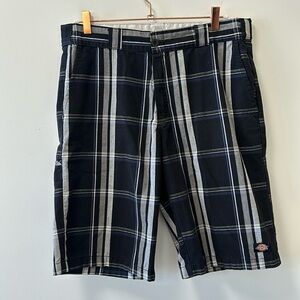 Mens Dickies Plaid Bermuda Shorts • Sz 34